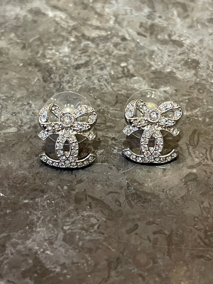 Boucles d'oreilles Chanel noeuds argents