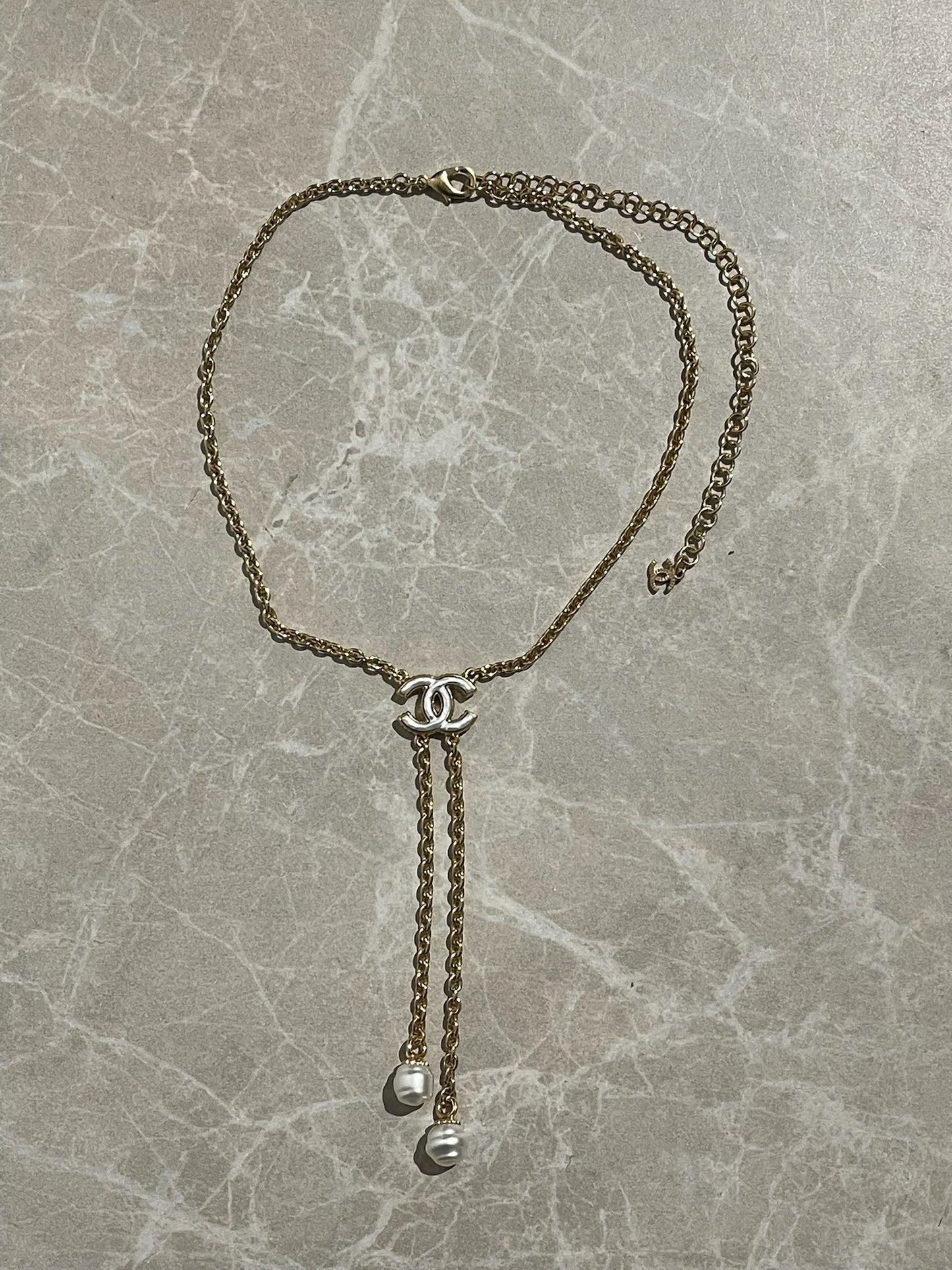 Collier Chanel chaine dorée CC