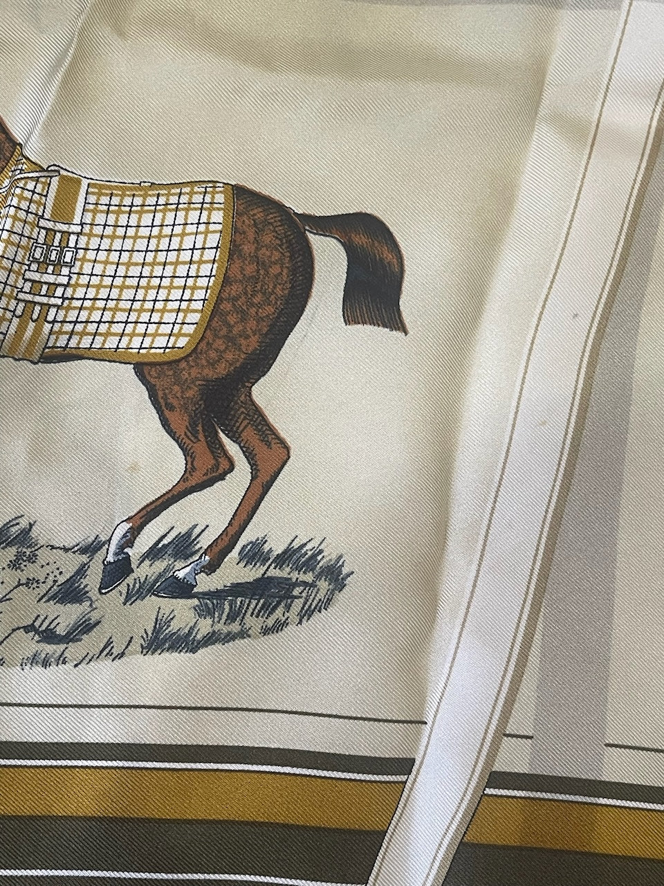 Foulard Hermès Couvertures et Tenues 90