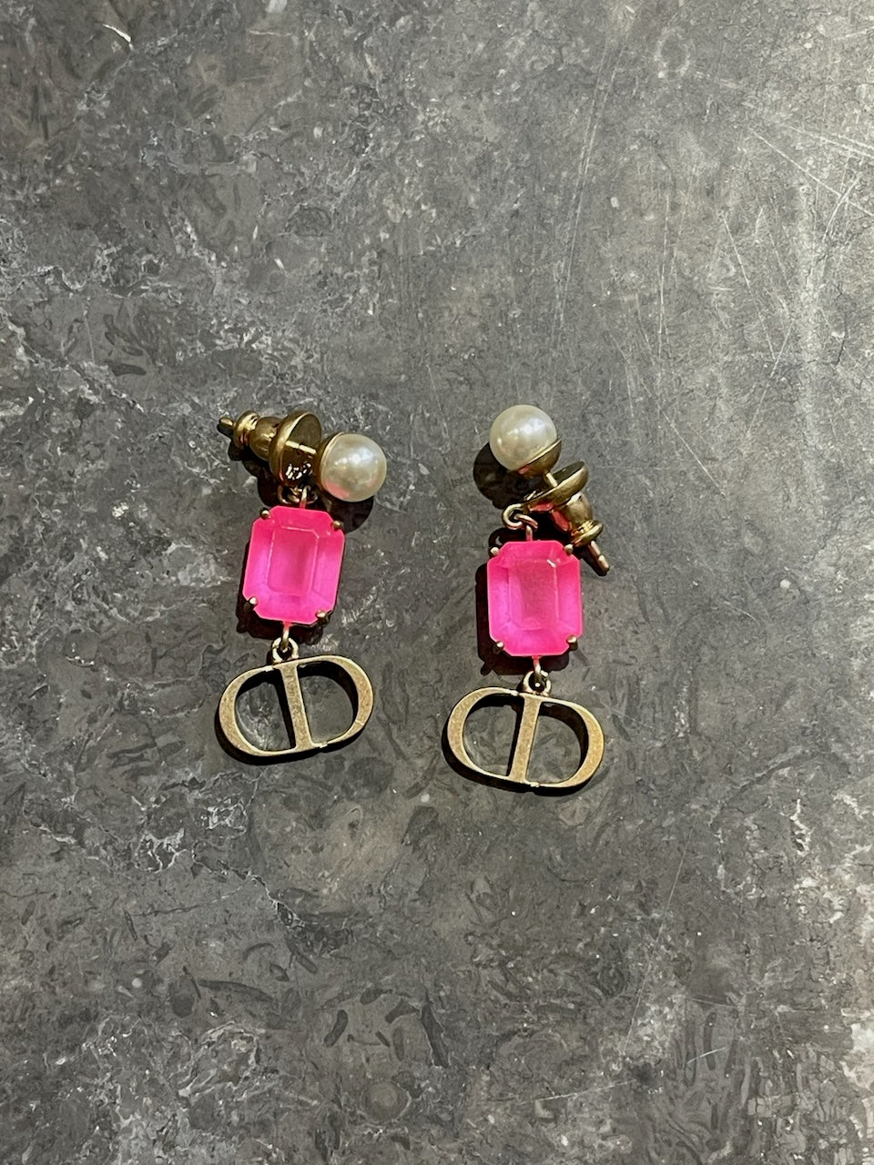 Boucles d'oreilles Dior roses NEUVES