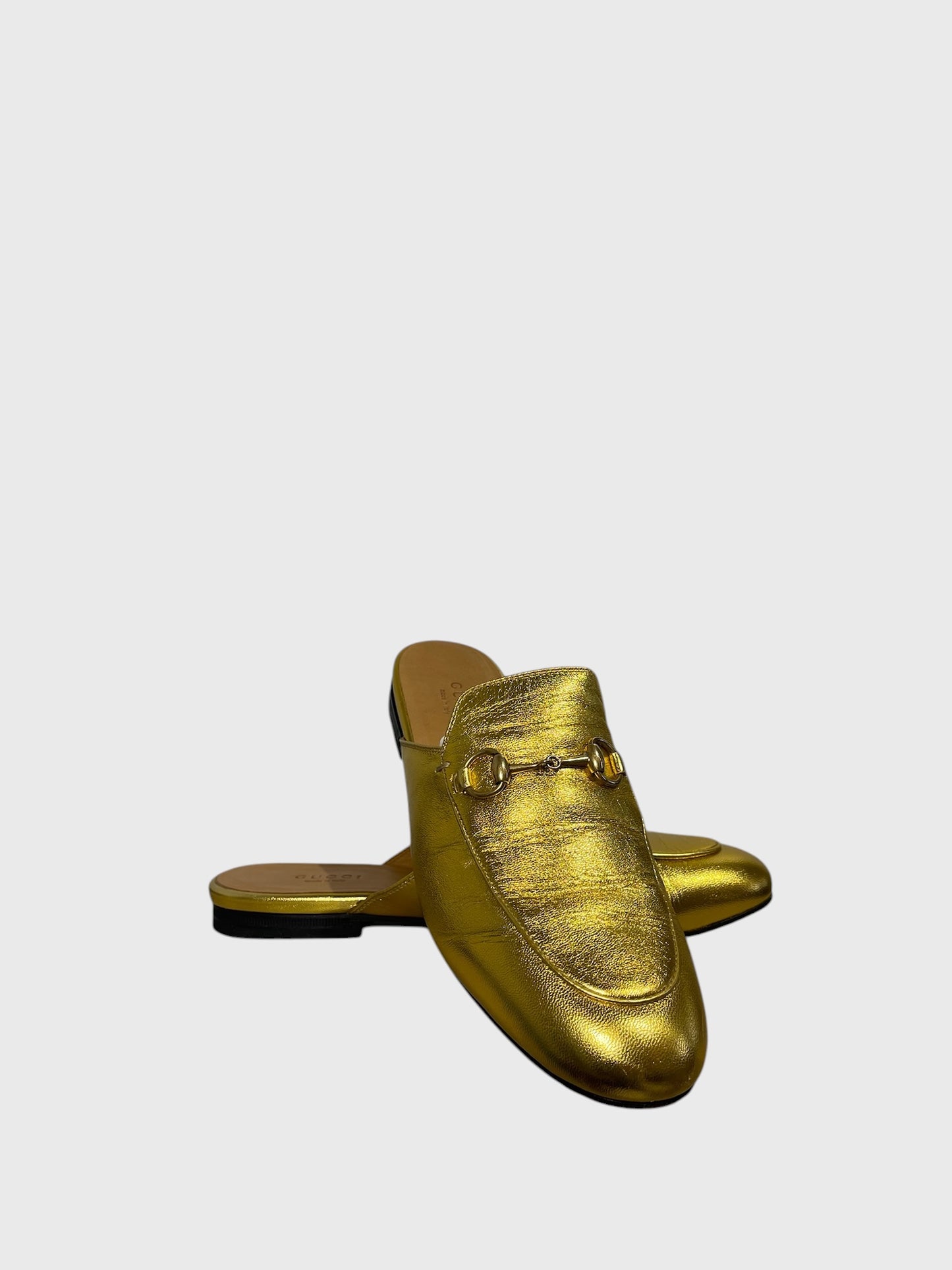 Mules Gucci Princetown dorées T.37