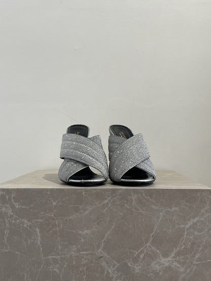 Mules Gucci argentées T.40