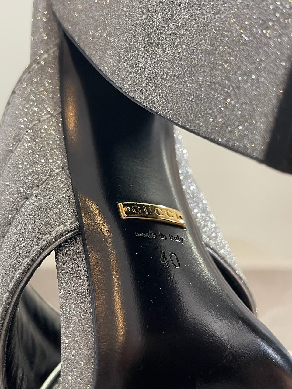 Mules Gucci argentées T.40