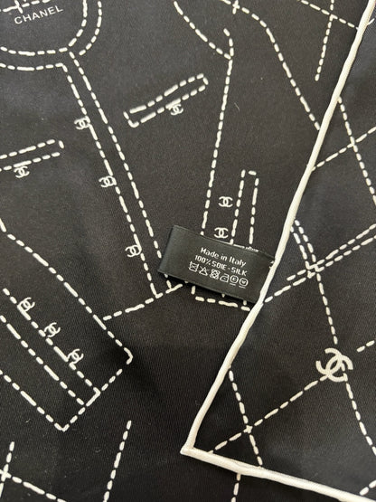 Foulard Chanel noir Camélia