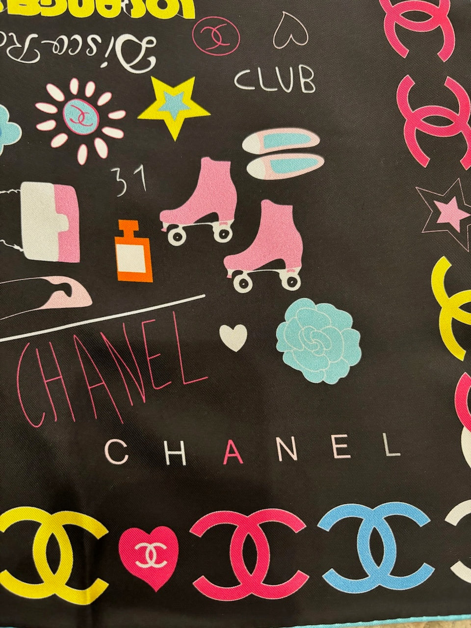 Foulard Chanel noir Disco