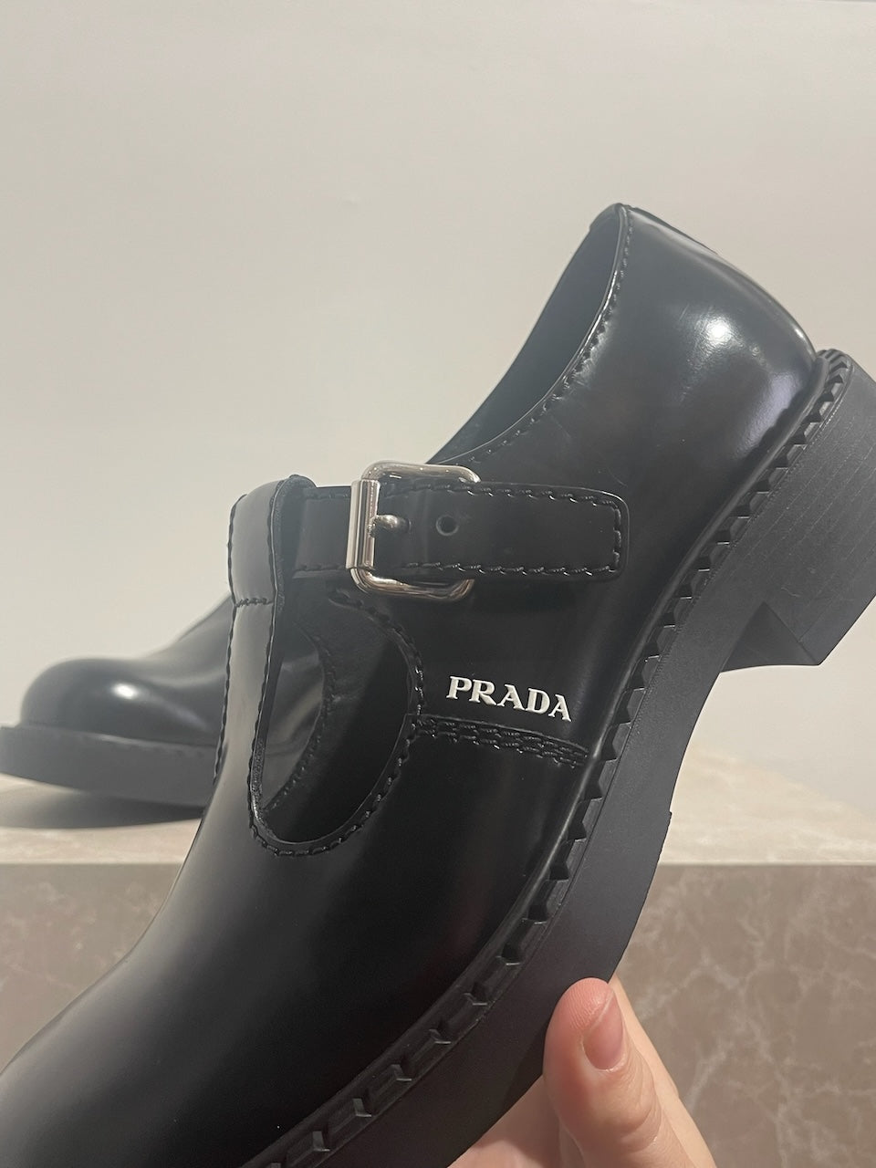 Derbies Prada noirs T.40,5 NEUVES