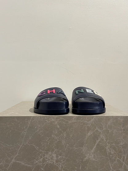 Sandales Chanel bleu marine T.39