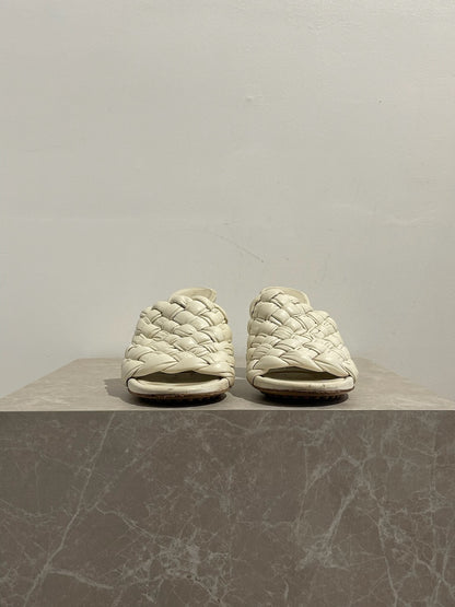 Mules Bottega Veneta écrue T.38