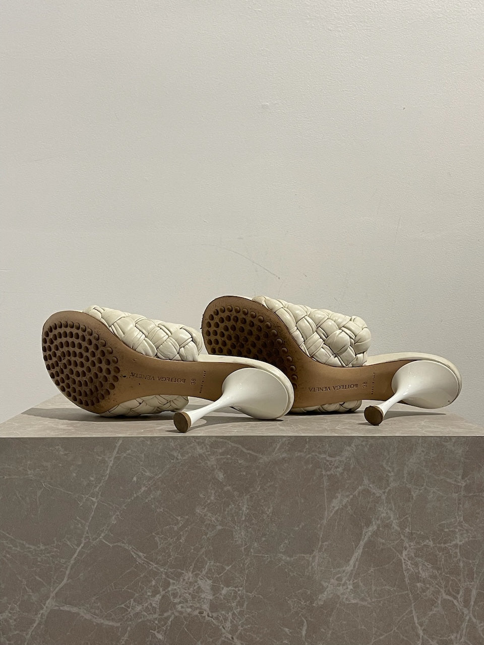 Mules Bottega Veneta écrue T.38