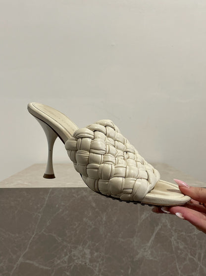 Mules Bottega Veneta écrue T.38