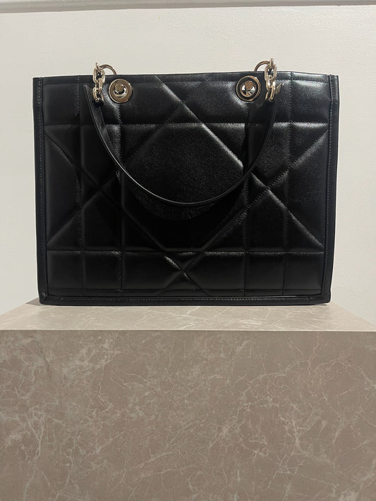 Sac Dior Essential medium noir