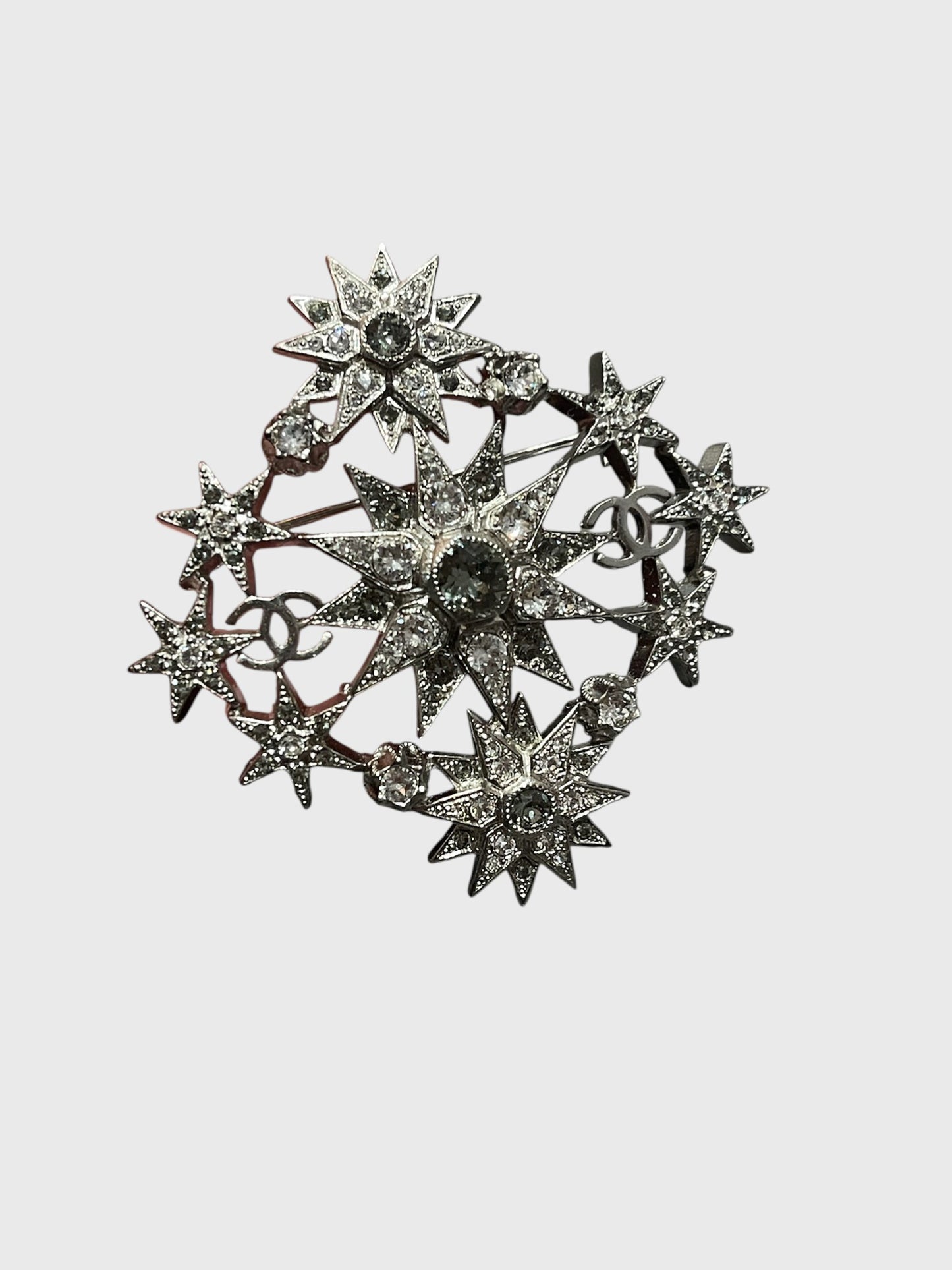 Broche Chanel argentée