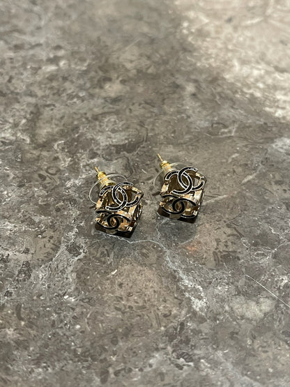 Boucles d'oreilles Chanel cube