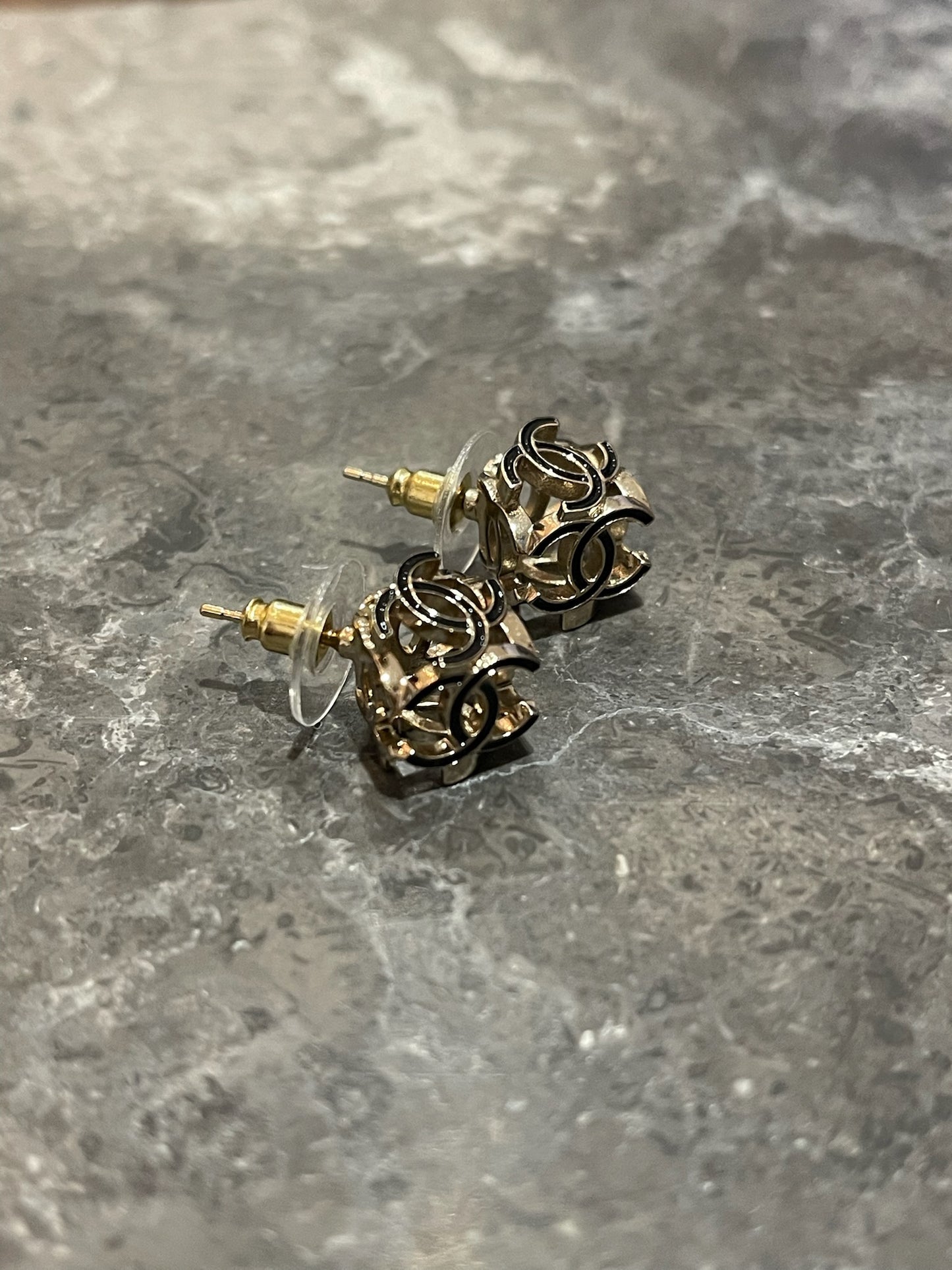 Boucles d'oreilles Chanel cube