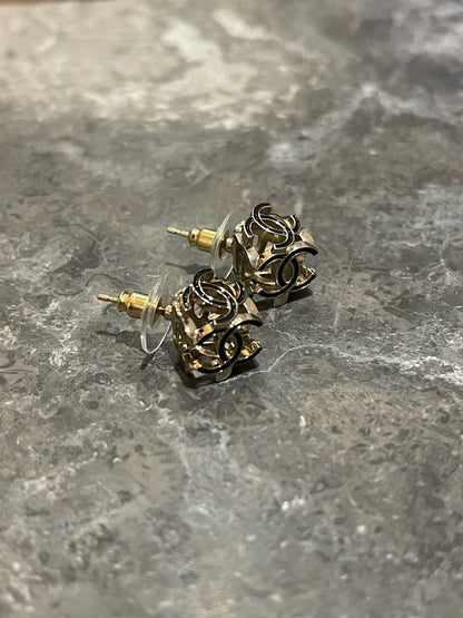 Boucles d'oreilles Chanel cube
