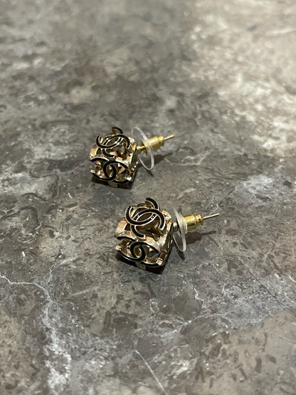 Boucles d'oreilles Chanel cube