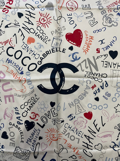 Foulard 90 Chanel blanc Love