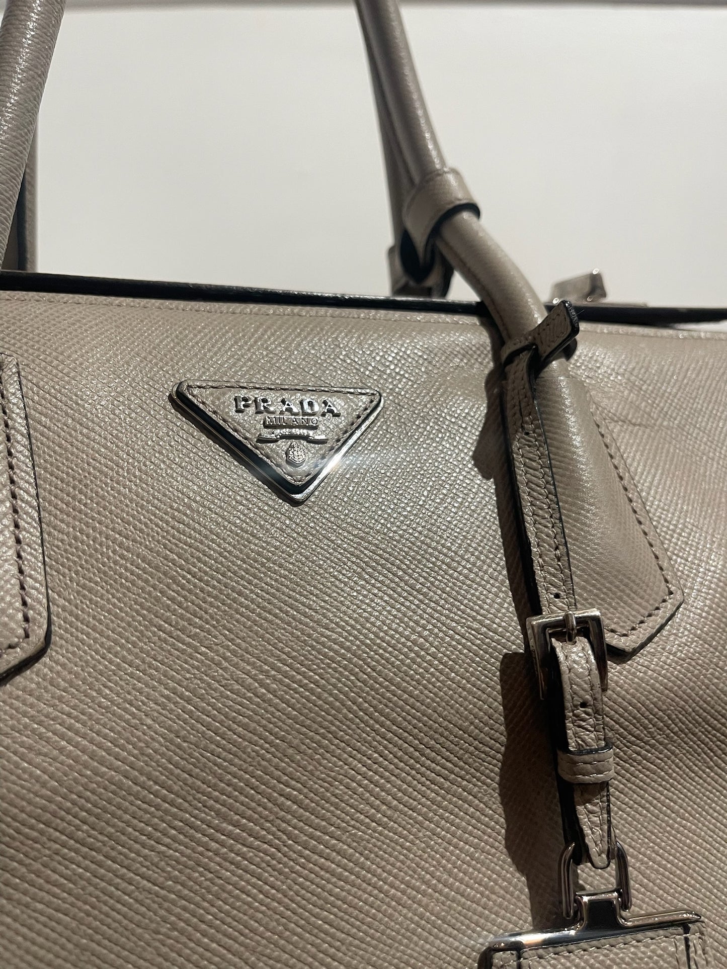 Sac Prada Turnlock Twin beige