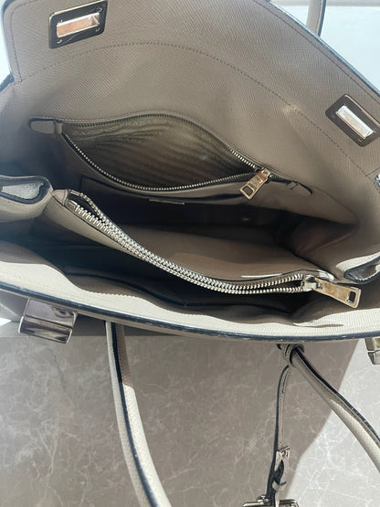 Sac Prada Turnlock Twin beige