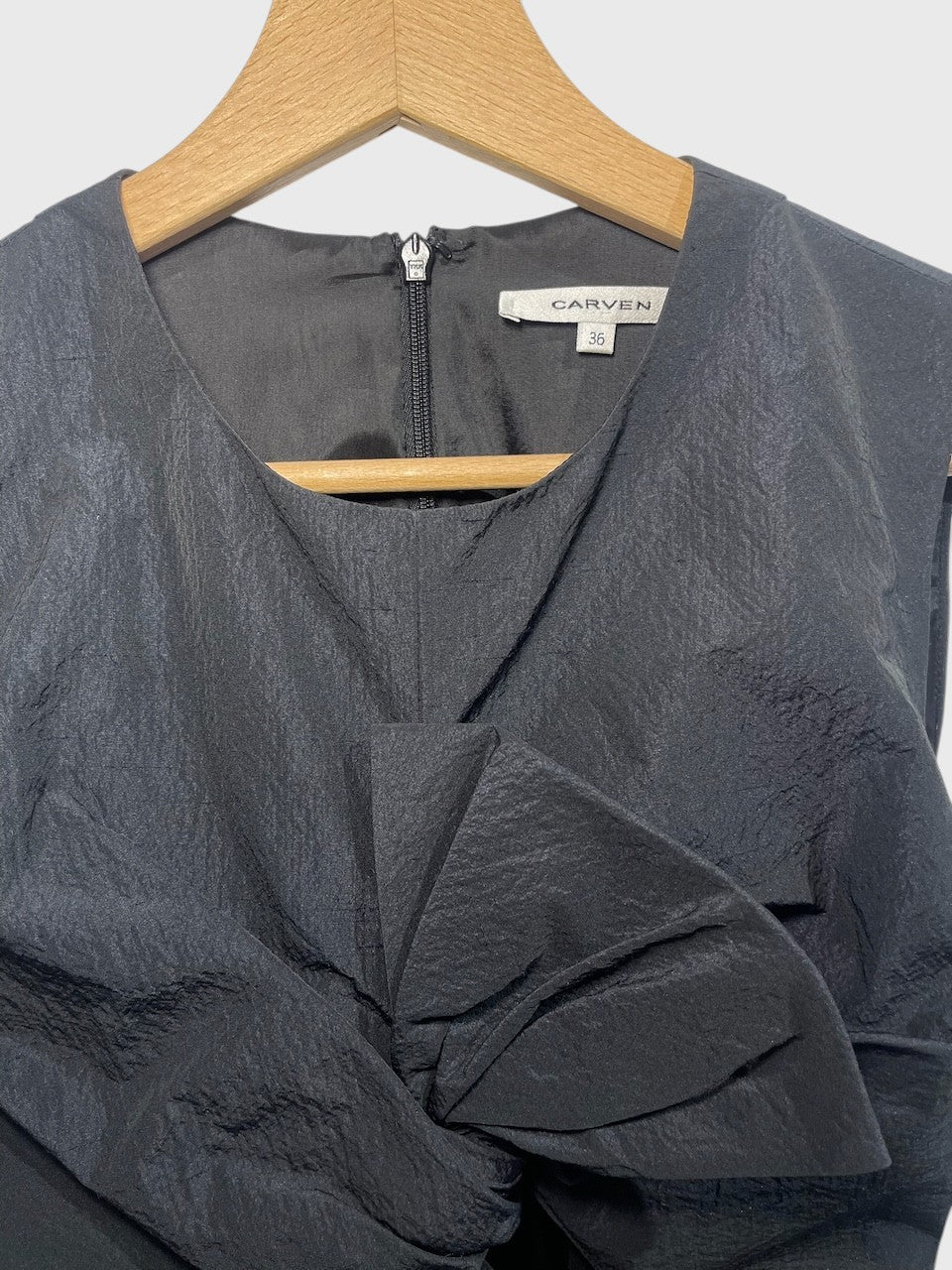 Robe Carven noire T.36