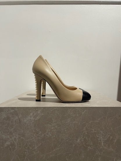 Escarpins Chanel beige T.37,5