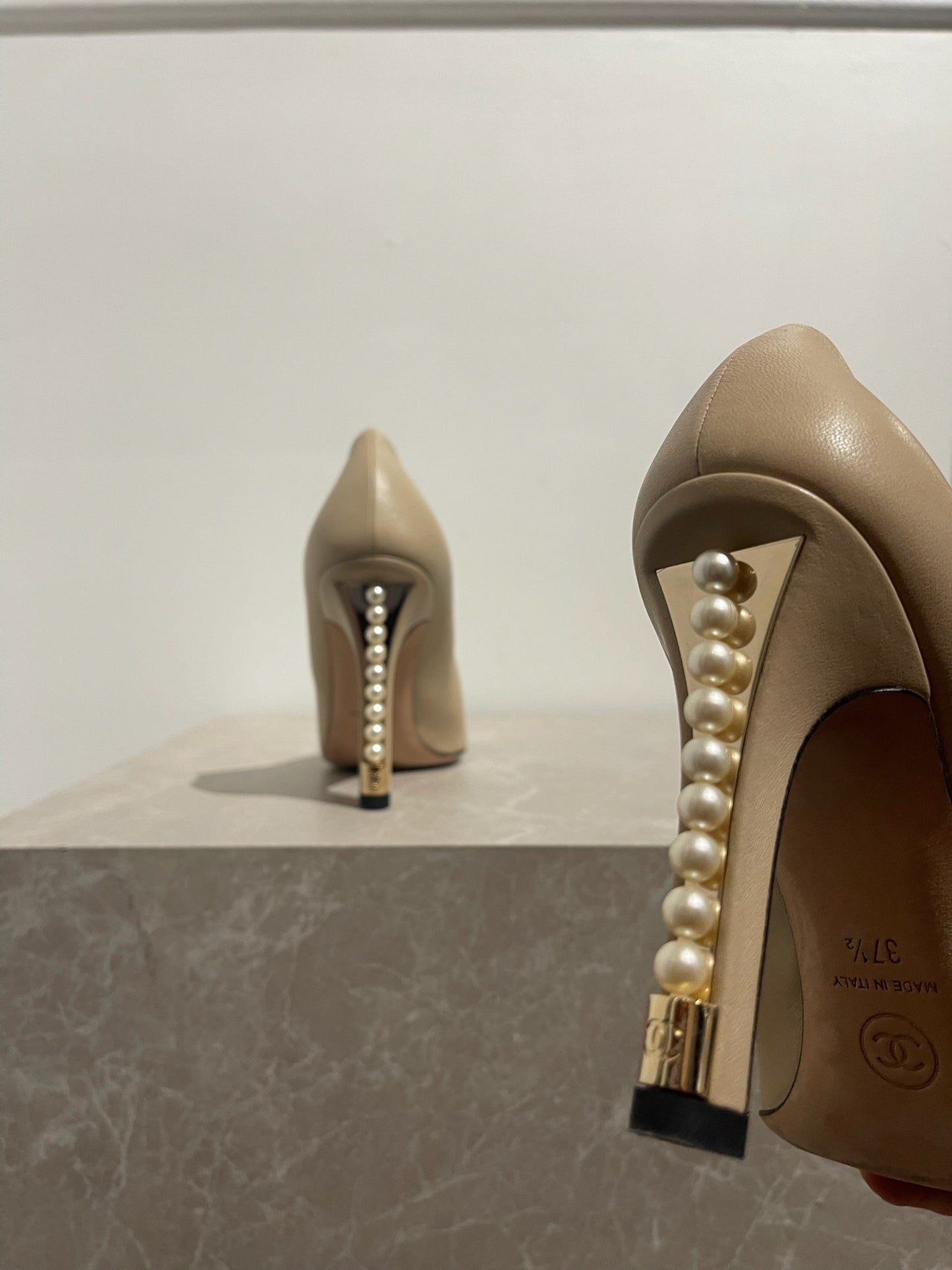 Escarpins Chanel beige T.37,5