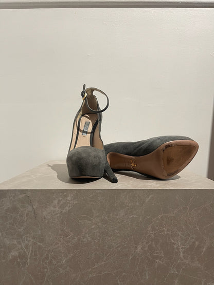 Escarpins Prada gris T.38