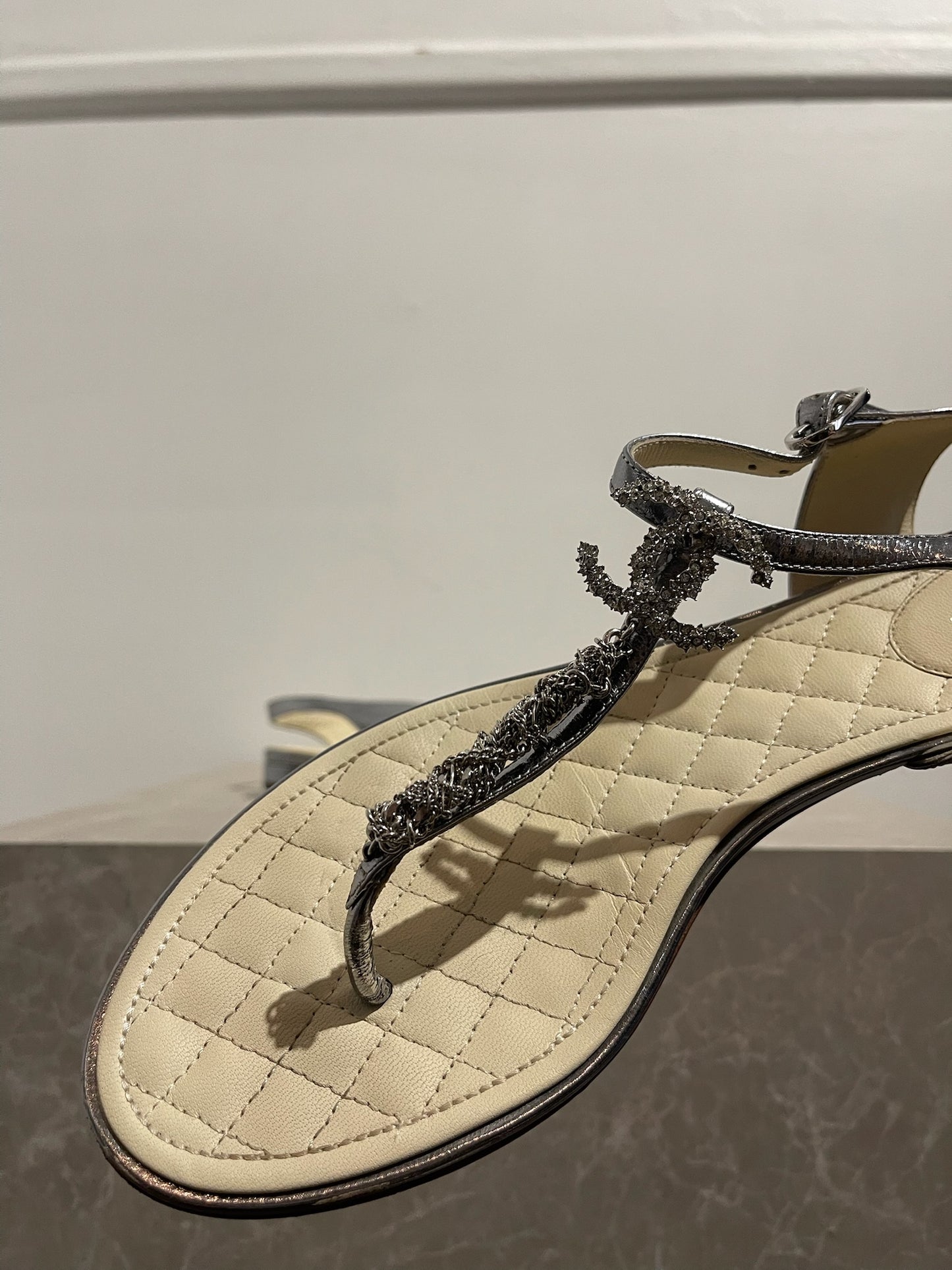 Sandales Chanel argent T.40,5