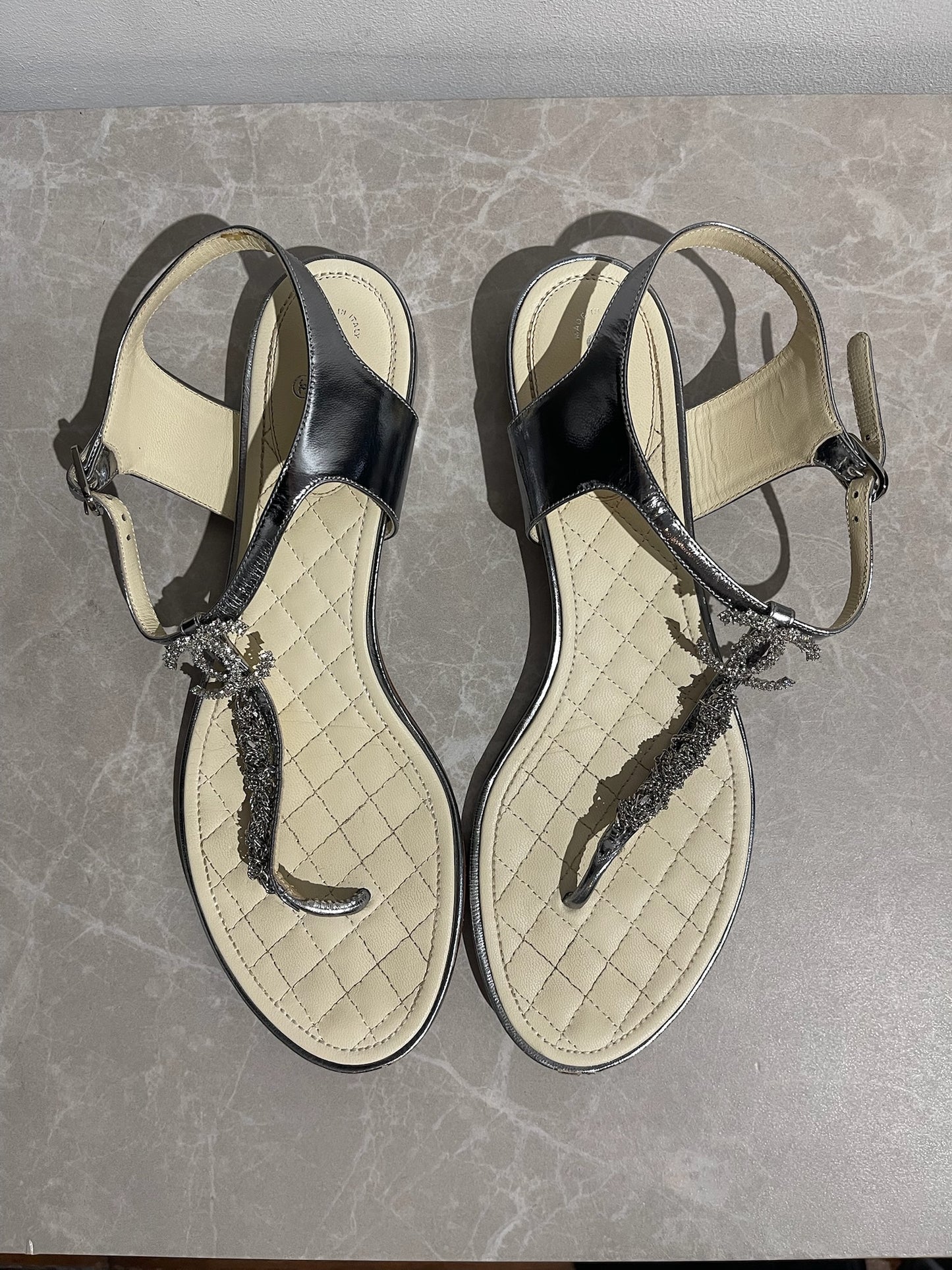 Sandales Chanel argent T.40,5