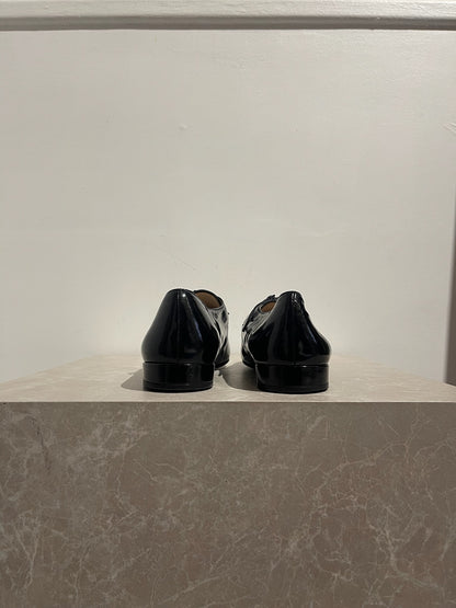 Derbies Prada noires T.40