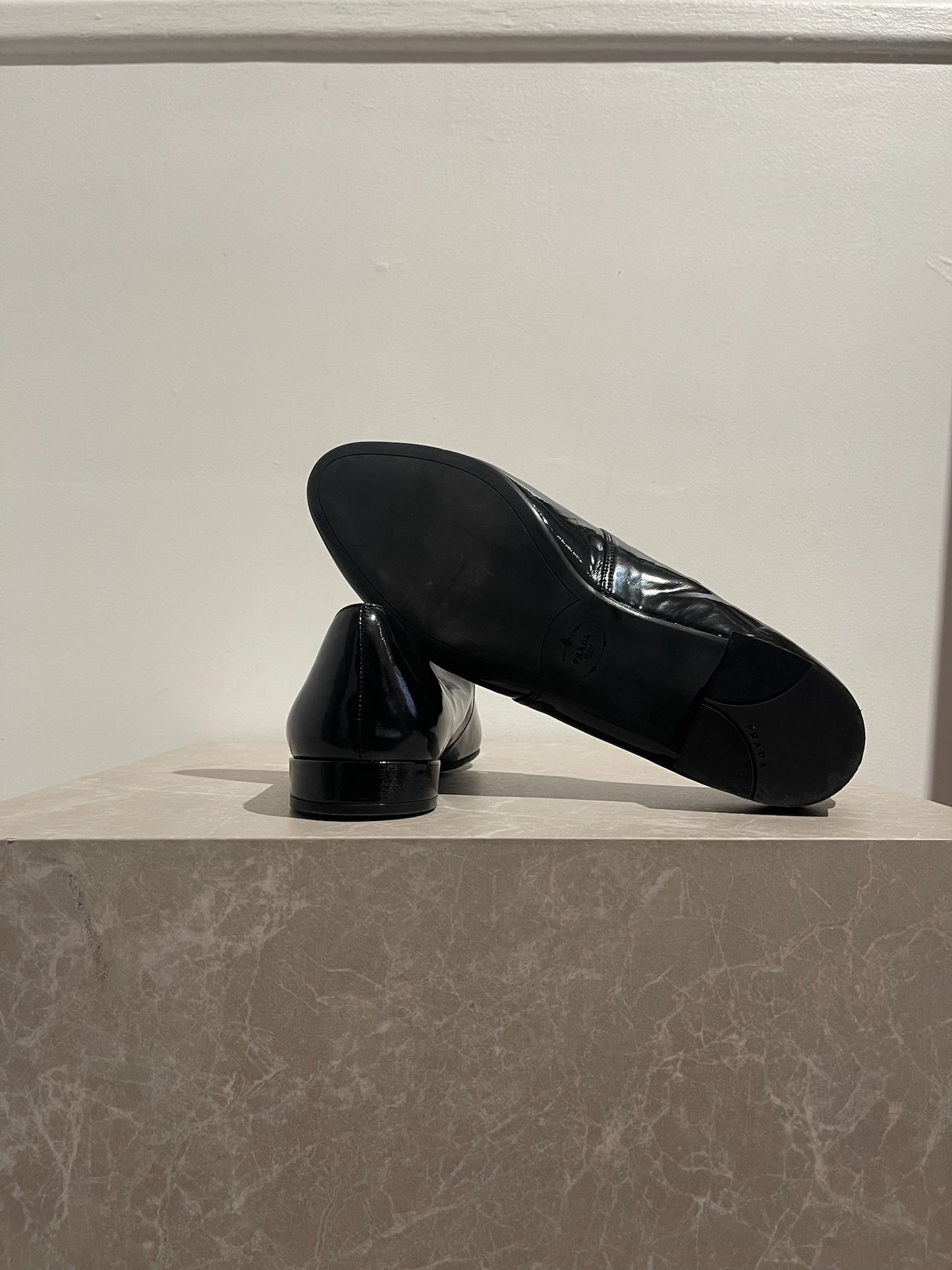 Derbies Prada noires T.40