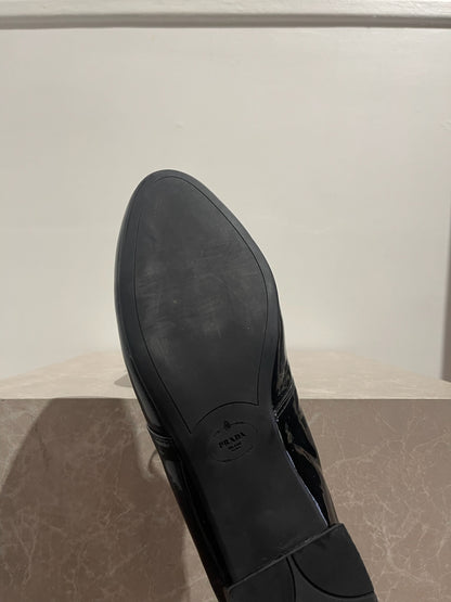 Derbies Prada noires T.40