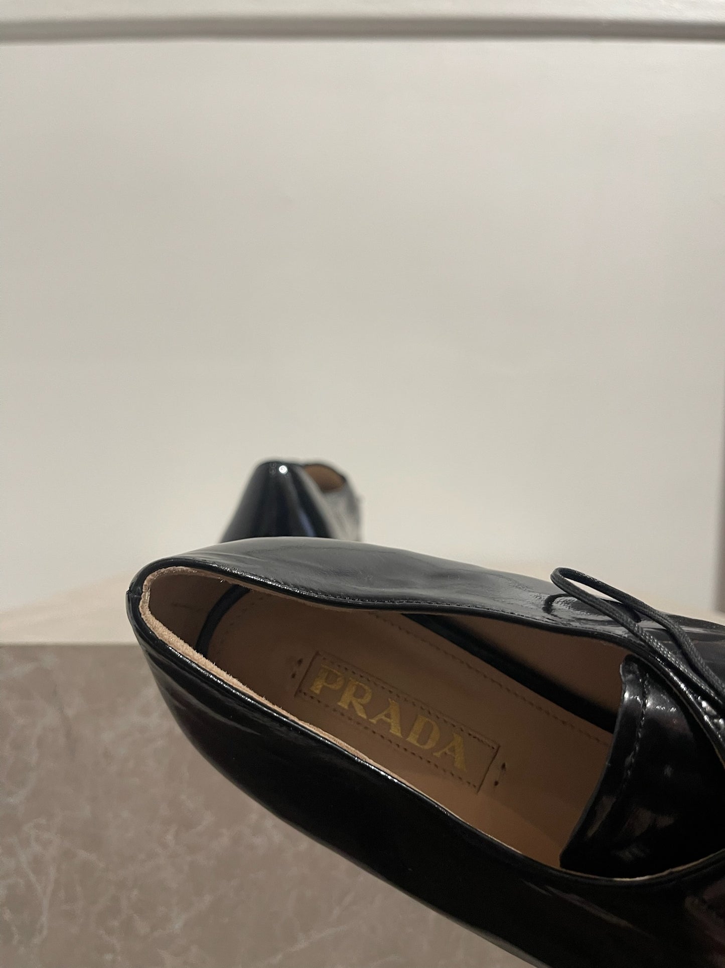 Derbies Prada noires T.40