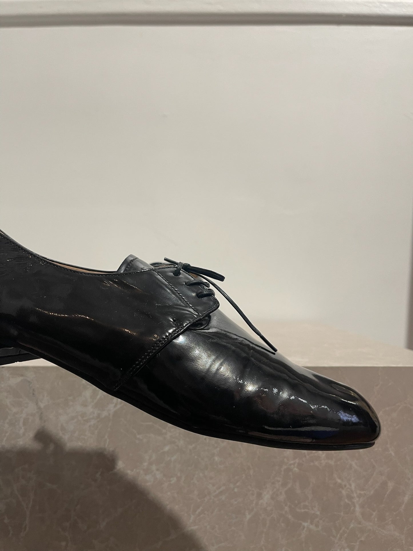 Derbies Prada noires T.40