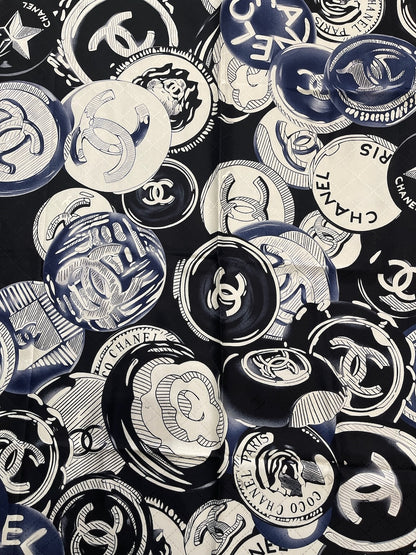 Foulard Chanel noir et bleu