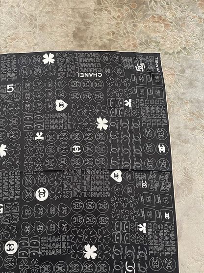 Foulard Chanel noir Trèfle