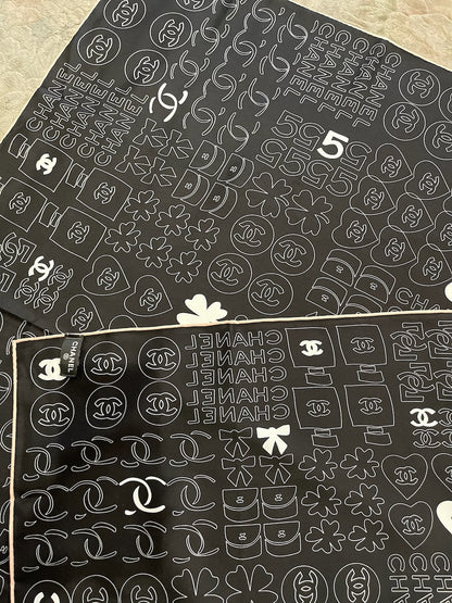 Foulard Chanel noir Trèfle