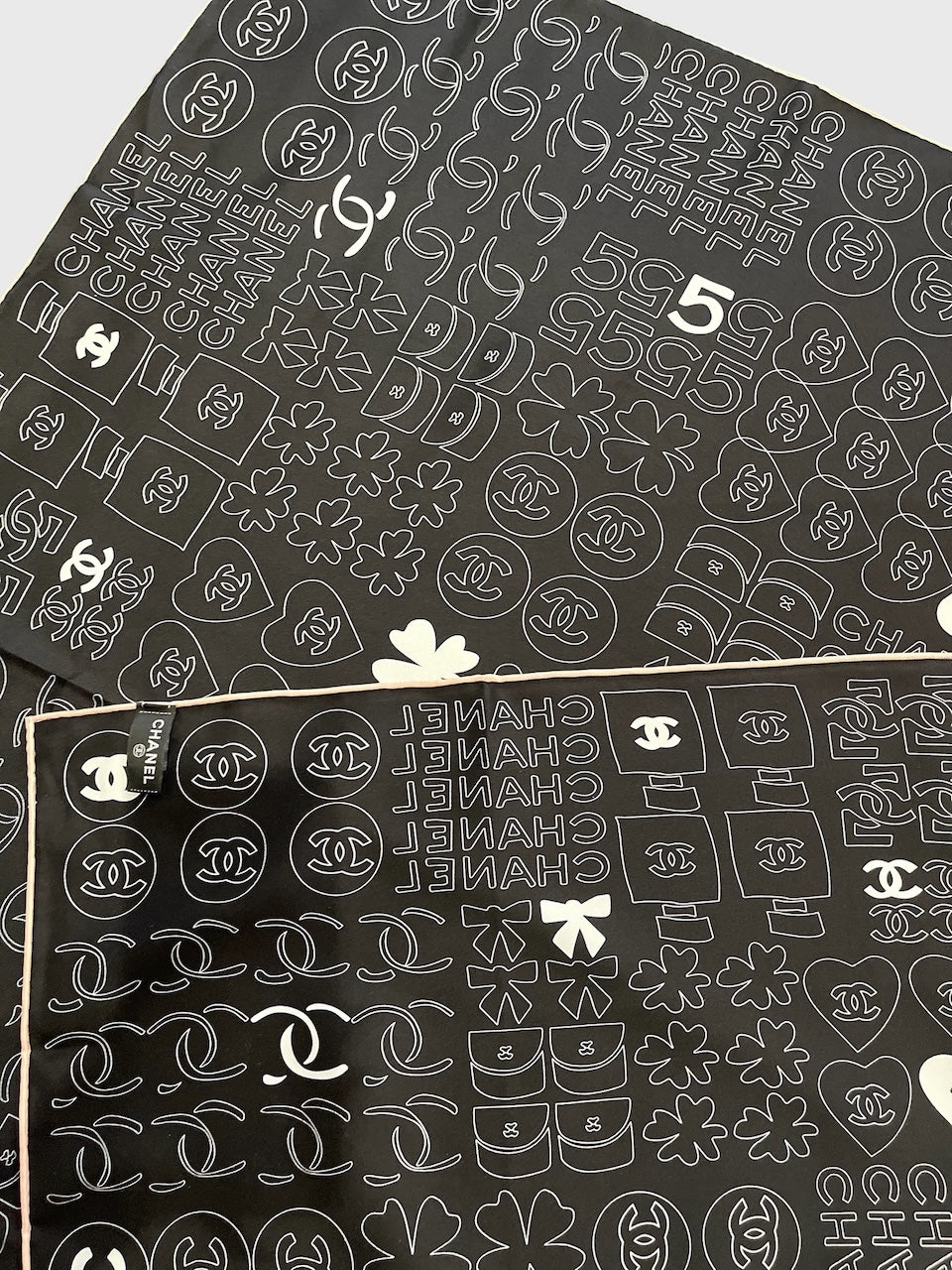 Foulard Chanel Trèfle noir