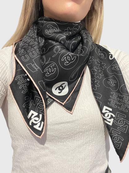 Foulard Chanel Trèfle noir