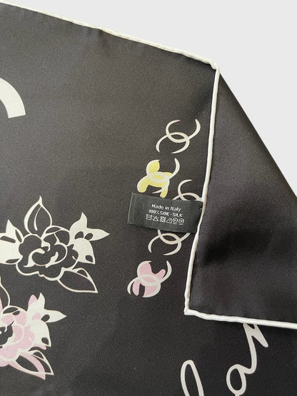 Foulard Chanel noir CC