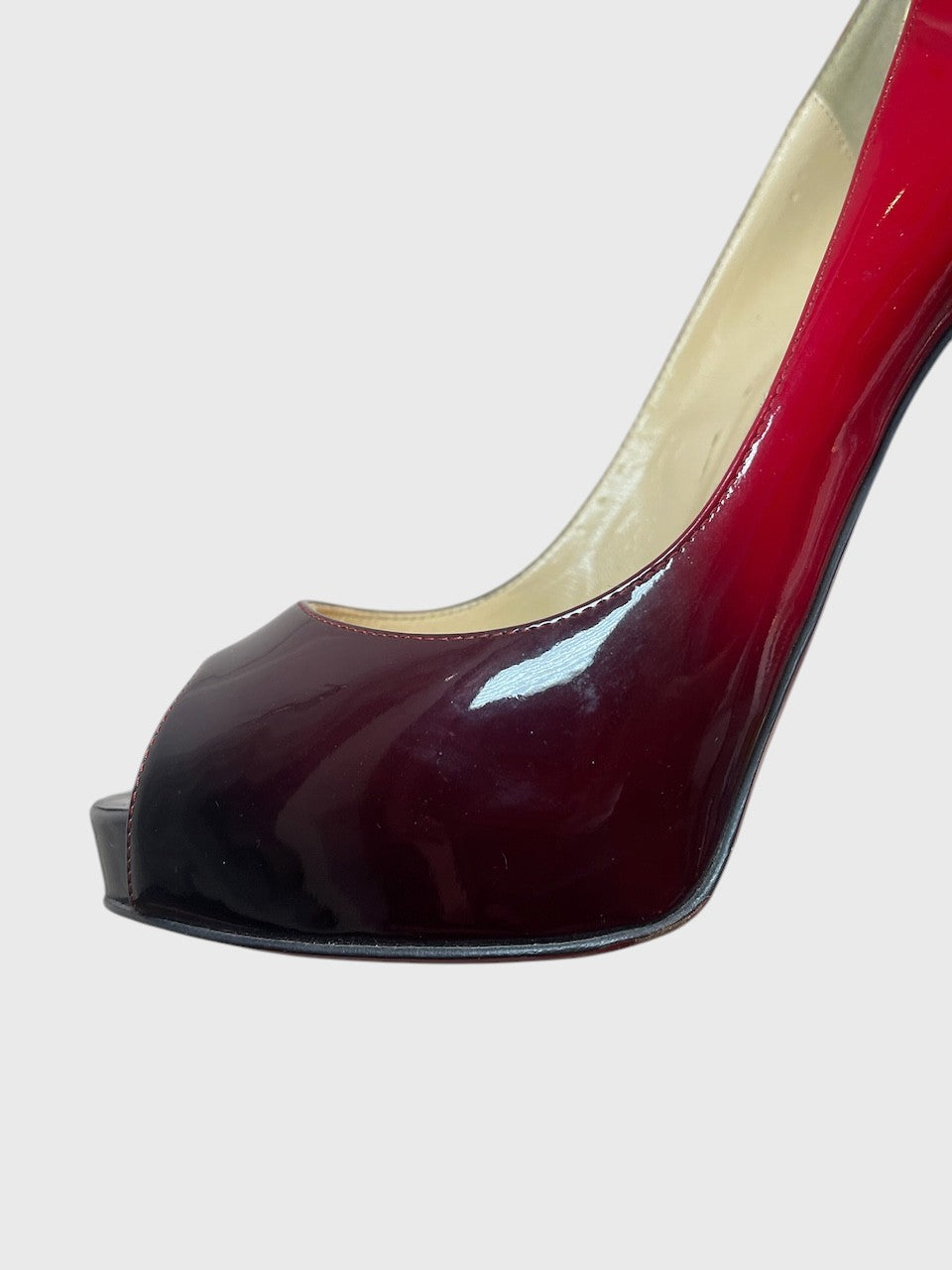 Escarpins Christian Louboutin rouges T.38,5