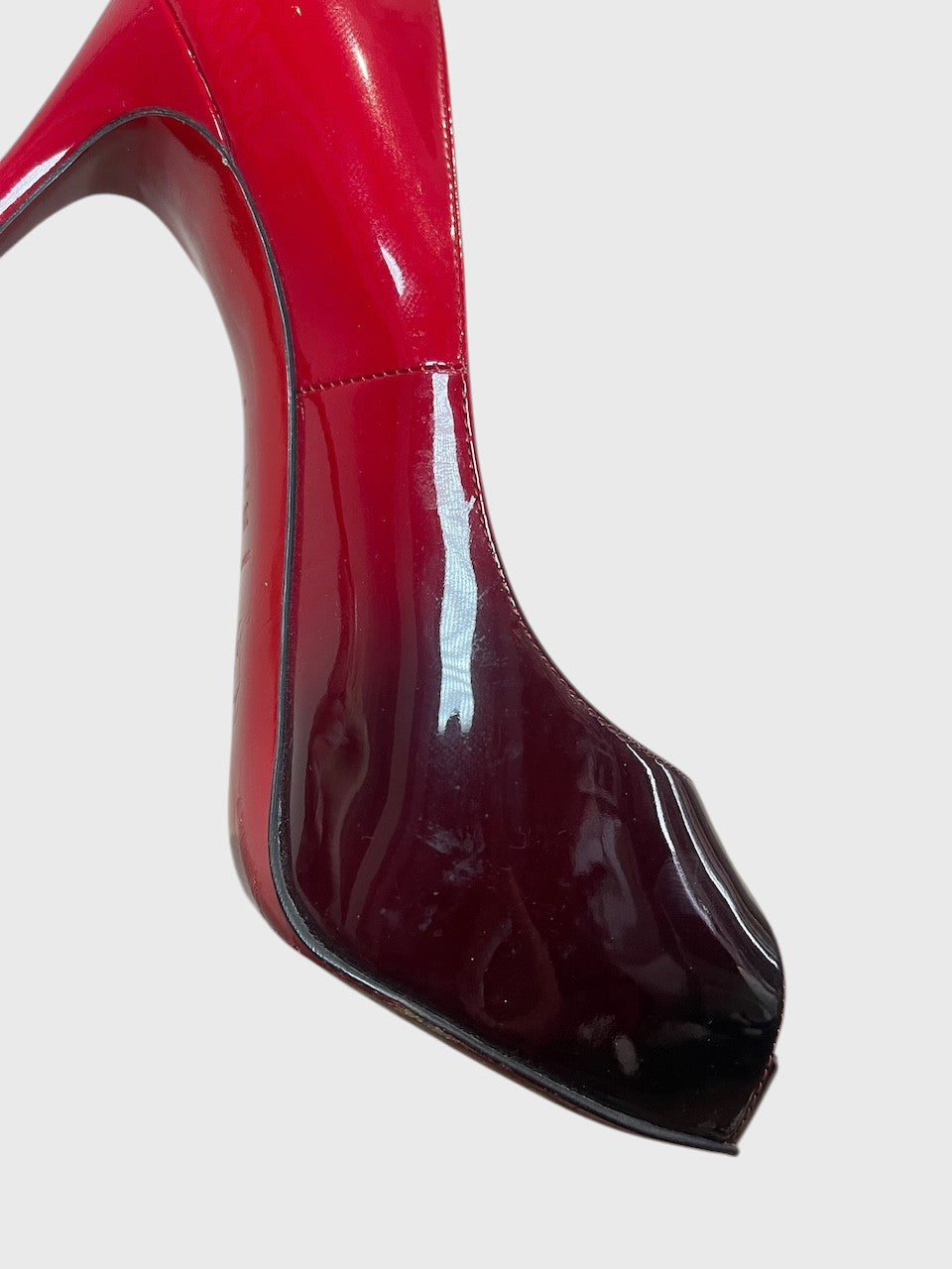 Escarpins Christian Louboutin rouges T.38,5