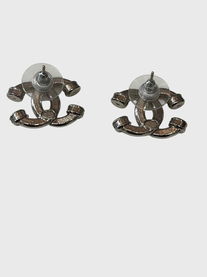 Boucles d'oreilles Chanel CC argents