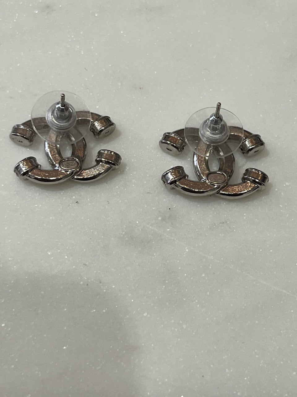 Boucles d'oreilles Chanel CC argent