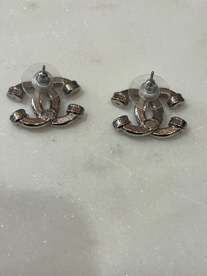 Boucles d'oreilles Chanel CC argent