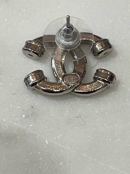 Boucles d'oreilles Chanel CC argent