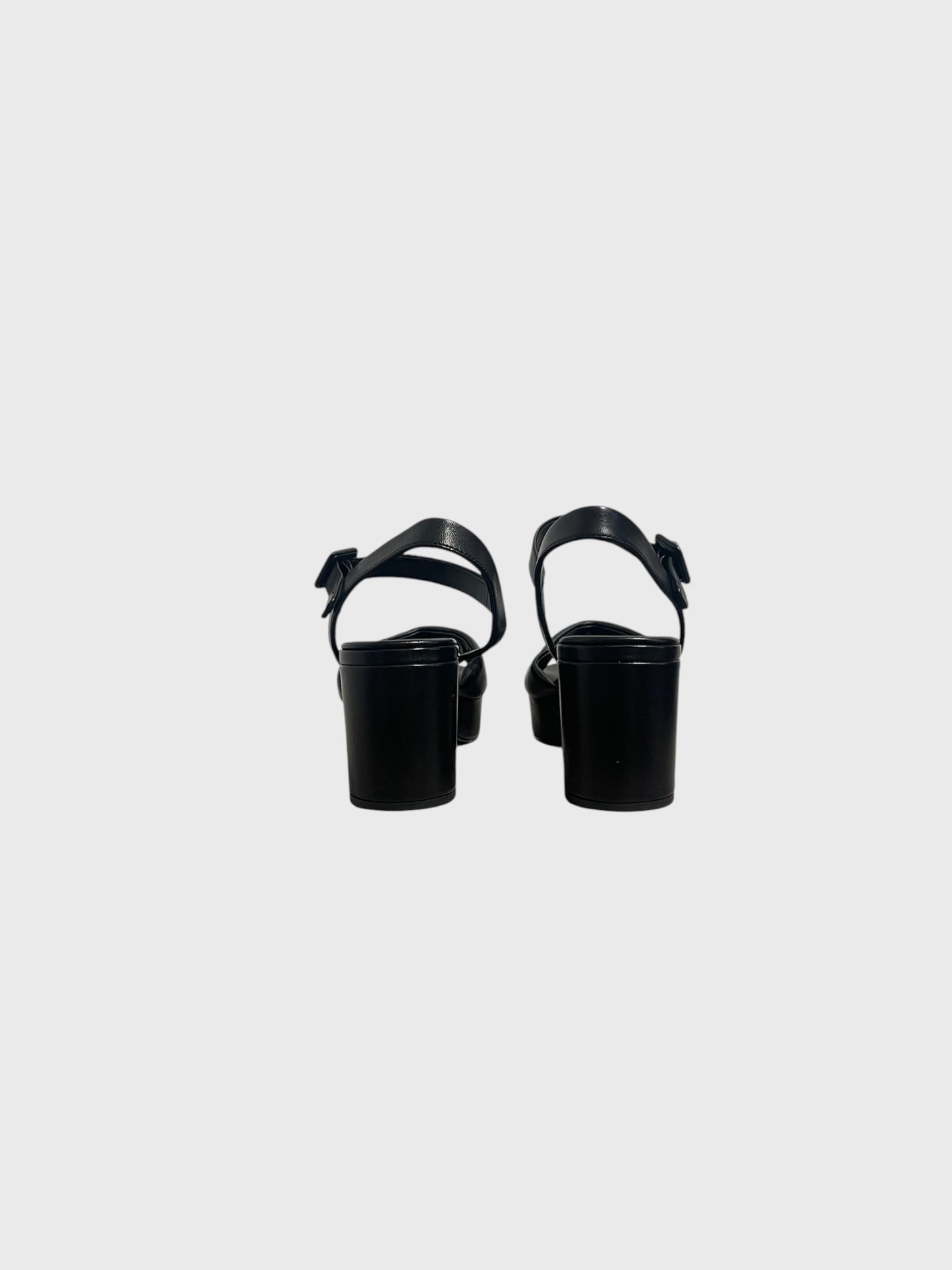 Sandales Prada noires T.37