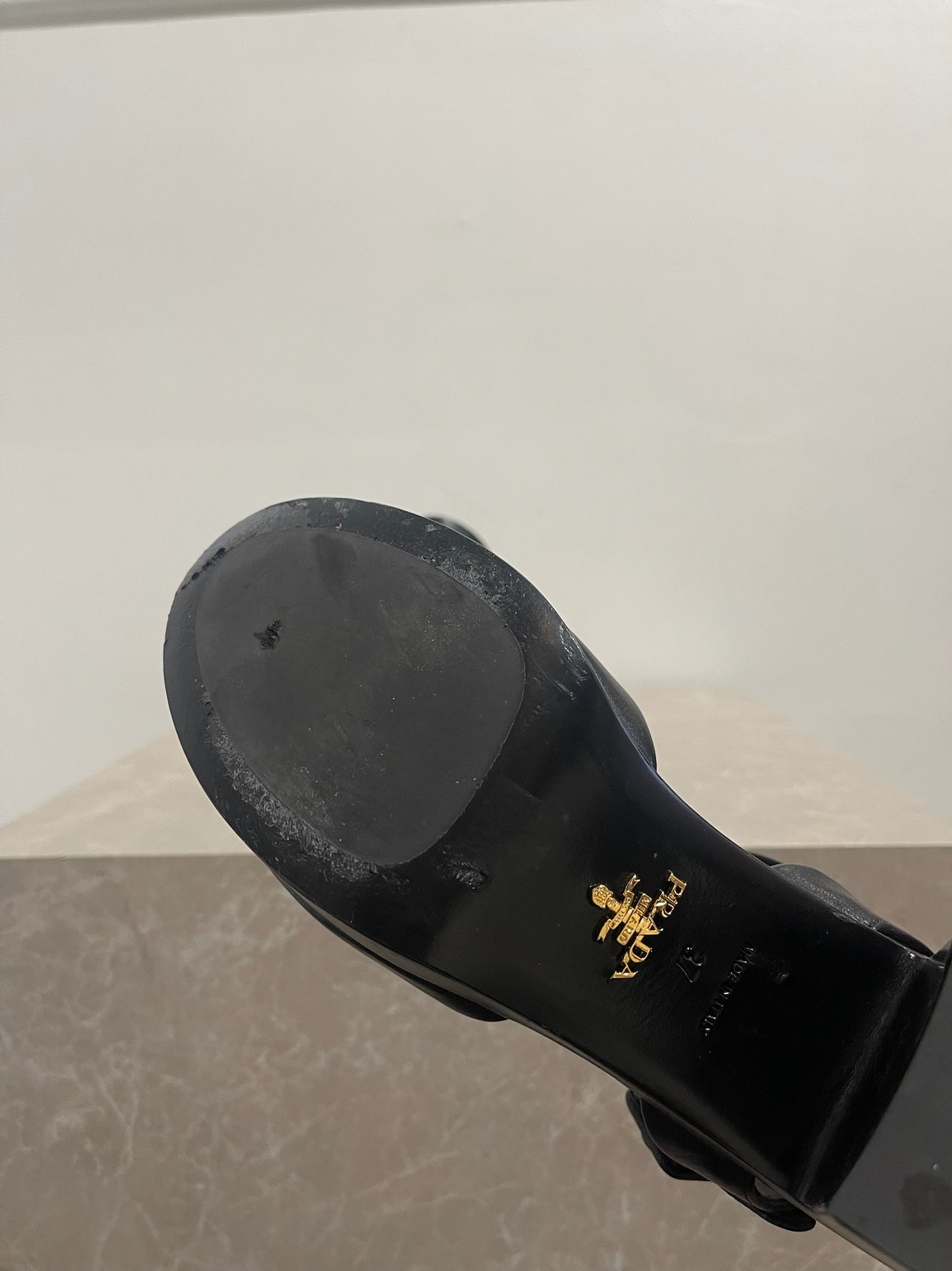 Sandales Prada noires T.37