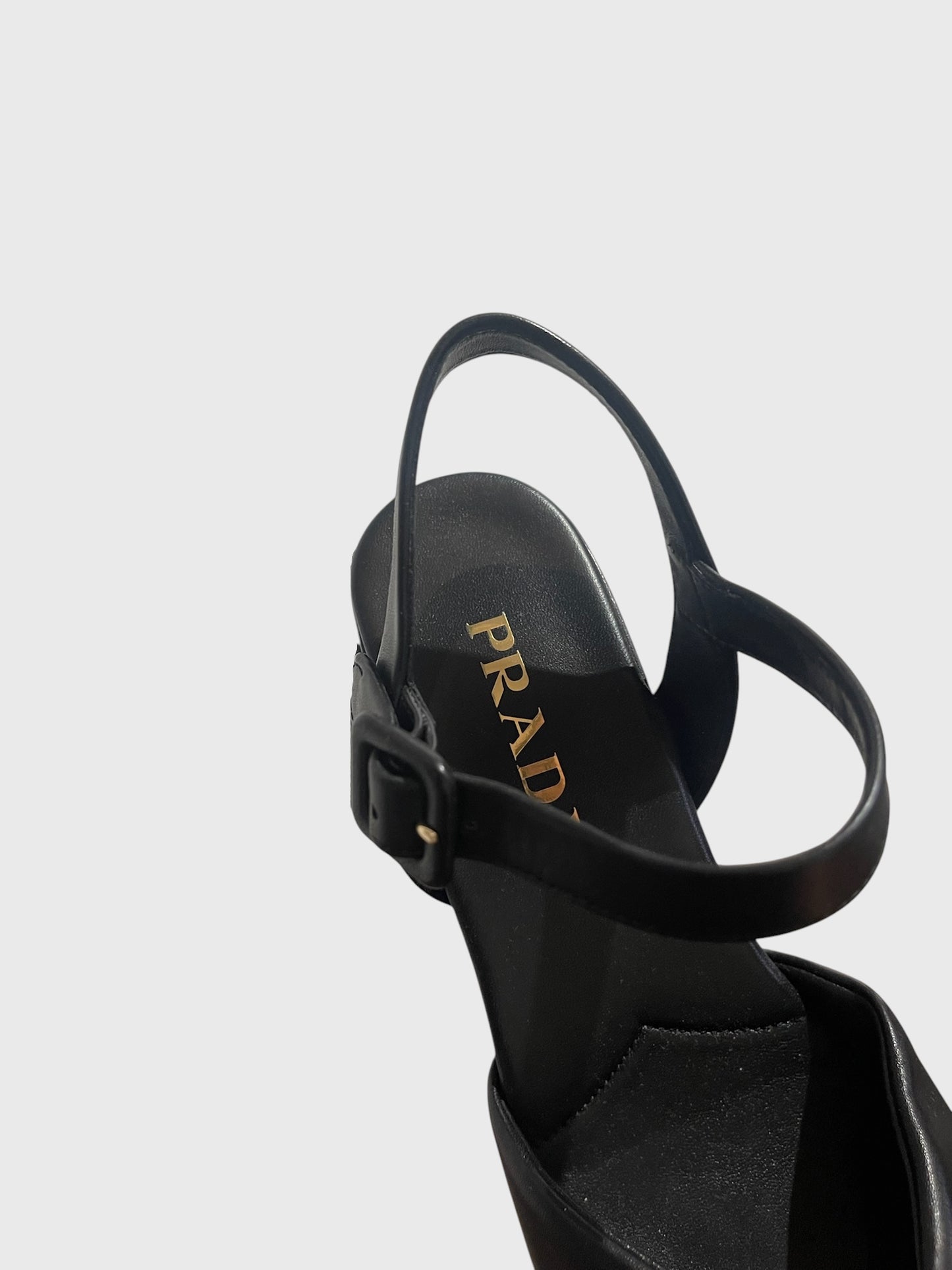 Sandales Prada noires T.37