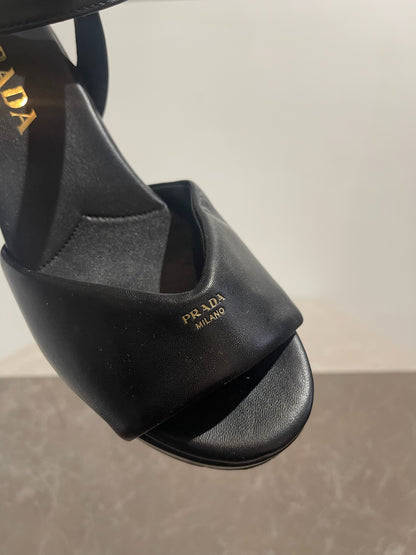 Sandales Prada noires T.37